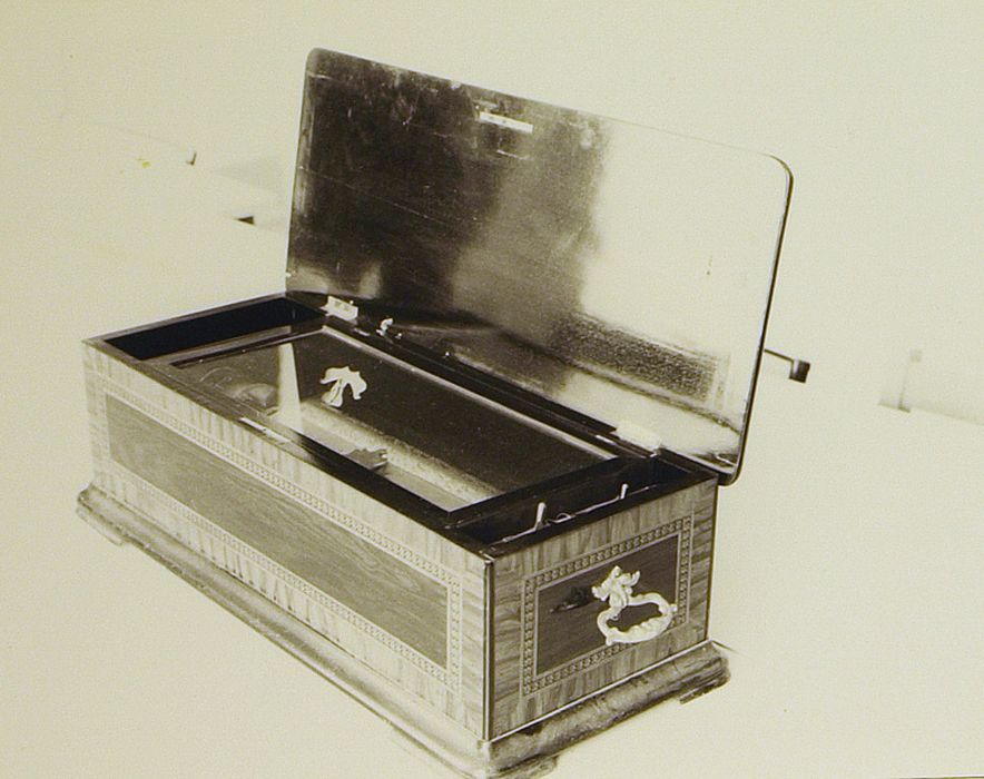 boîte à musique - © Ministère de la Culture (France), Conservation des antiquités et des objets d’art du Pas-de-Calais – Tous droits réservés