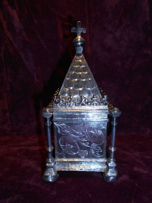 ampoule aux saintes huiles (chrémeau)