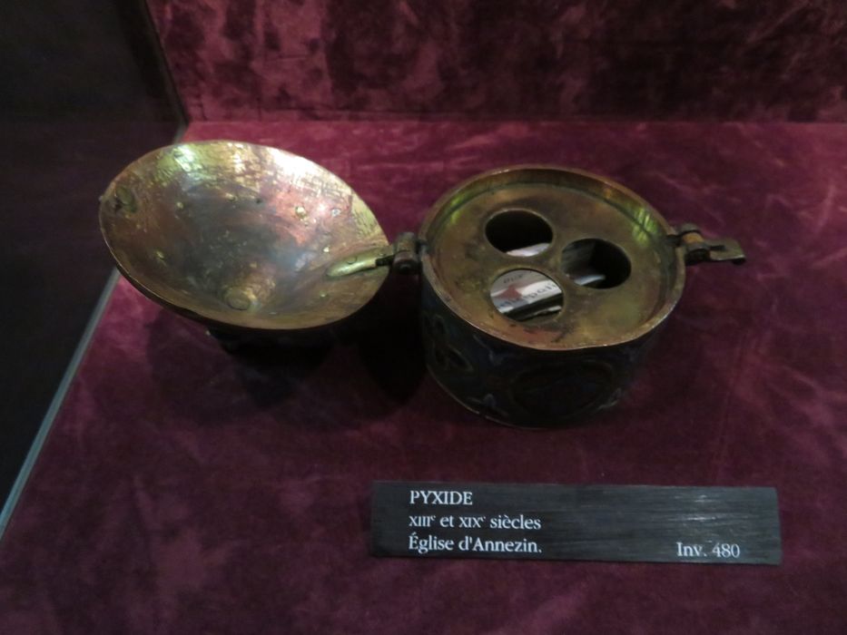 pyxide des malades-chrismatoire - © Ministère de la Culture (France), Conservation des antiquités et des objets d’art du Pas-de-Calais – Tous droits réservés 