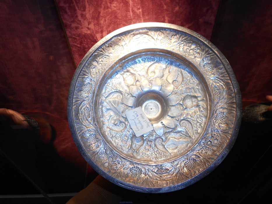 calice, détail du pied - © Ministère de la Culture (France), Conservation des antiquités et des objets d’art du Pas-de-Calais – Tous droits réservés 