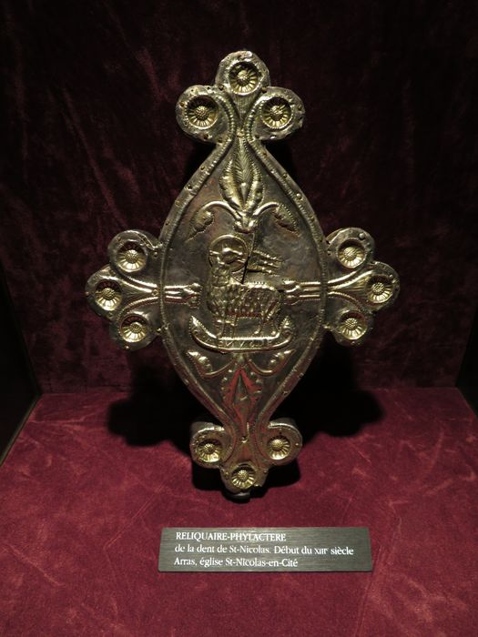 reliquaire phylactère de la dent de saint Nicolas - © Ministère de la Culture (France), Conservation des antiquités et des objets d’art du Pas-de-Calais – Tous droits réservés 