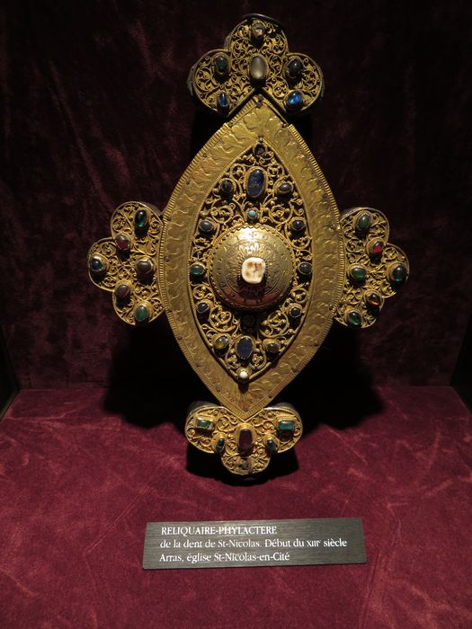 reliquaire phylactère de la dent de saint Nicolas - © Ministère de la Culture (France), Conservation des antiquités et des objets d’art du Pas-de-Calais – Tous droits réservés