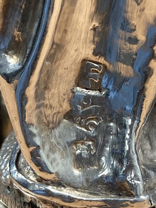 statuette-reliquaire : saint Nicolas, détail des poinçons