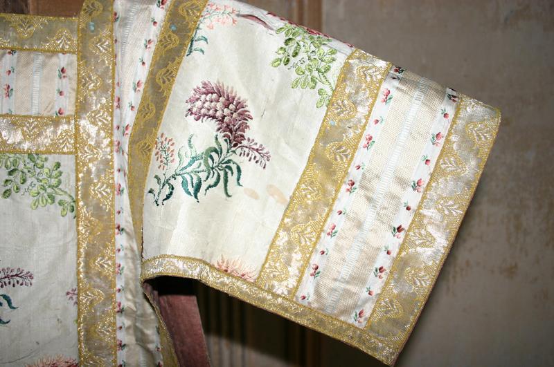 dalmatiques (2), détail - © Ministère de la Culture (France), Conservation des antiquités et objets d'art du Puy-de-Dôme – Tous droits réservés