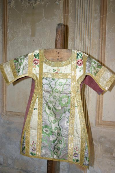 dalmatiques (2), vue générale d'une des dalmatiques - © Ministère de la Culture (France), Conservation des antiquités et objets d'art du Puy-de-Dôme – Tous droits réservés
