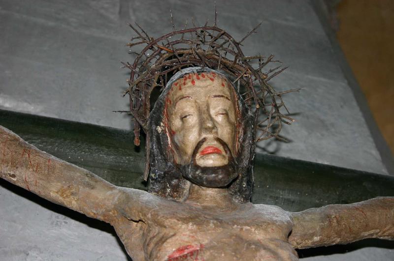 statue (crucifix) : Christ en croix : détail du visage