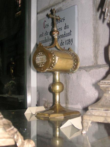 reliquaire-monstrance : vue générale - © Ministère de la Culture (France), Conservation des antiquités et objets d'art du Puy-de-Dôme – Tous droits réservés