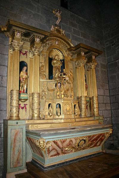 autel, retable, tabernacle, 2 gradins, 7 statues : vue générale