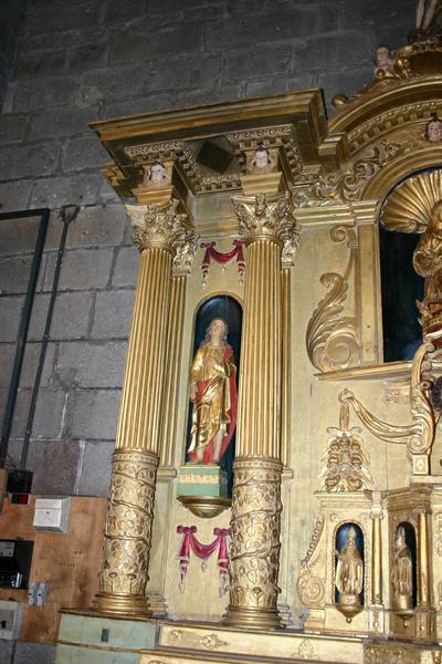 autel, retable, tabernacle, 2 gradins, 7 statues : vue de la partie senestre