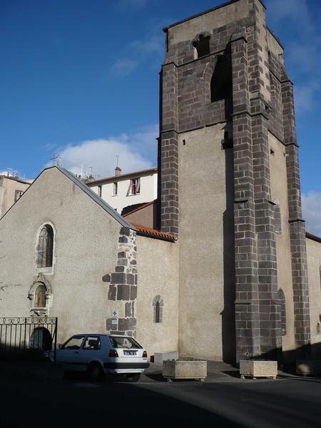 ancienne abbaye bénédictine Saint-Pierre : vue générale du clocher et de la façade occidentale