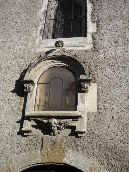 Église Notre-Dame de la Rivière : vue de la niche située au-dessus de la porte occidentale