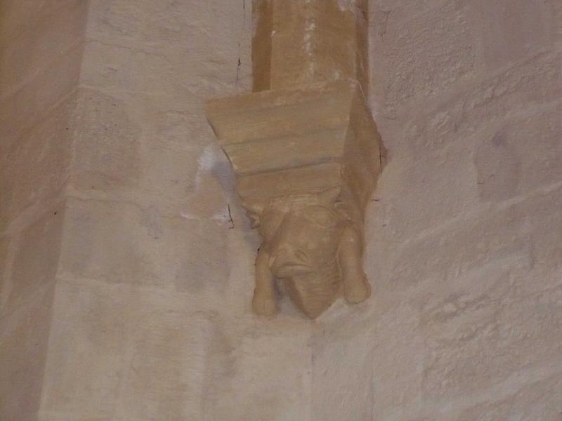 Eglise Notre-Dame de la Rivière : détail d'une console sculptée