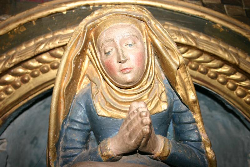 groupe sculpté : Vierge de Pitié, détail