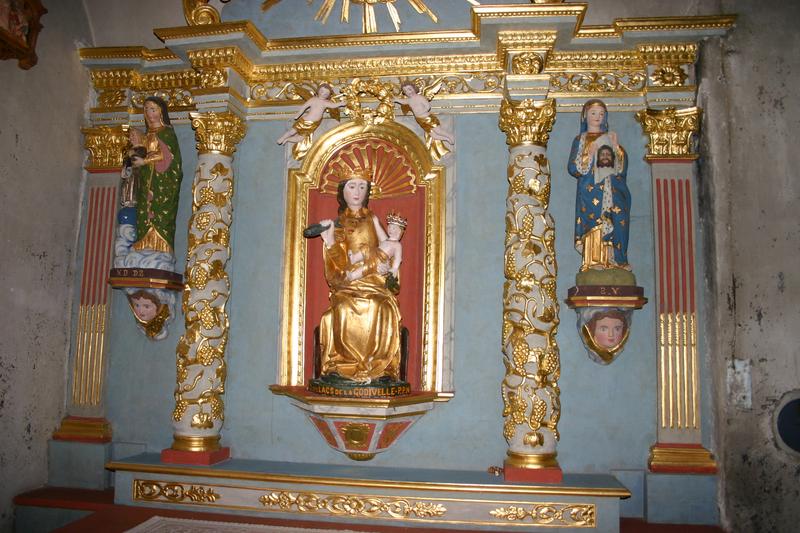 retable, statue : Vierge à l'Enfant dite Notre-Dame-des-lacs-de-la-Godivelle, vue générale