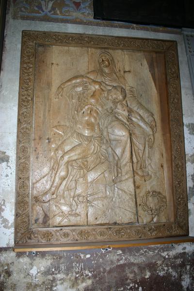 bas-relief : Vierge de Pitié, vue générale - © Ministère de la Culture (France), Conservation des antiquités et objets d'art du Puy-de-Dôme – Tous droits réservés