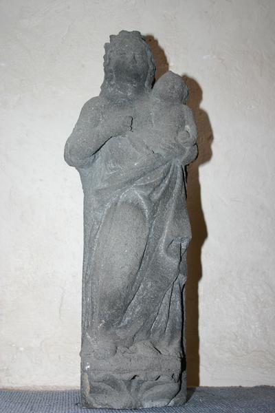 statue : Vierge à l'enfant - © Ministère de la Culture (France), Conservation des antiquités et objets d'art du Puy-de-Dôme – Tous droits réservés