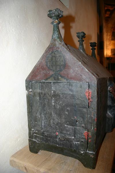 châsse, vue générale du côté gauche