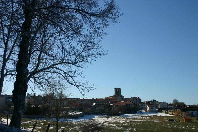 vue générale de l'église dans son environnement