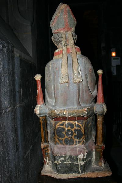 statue : saint Nectaire en majesté, vue générale