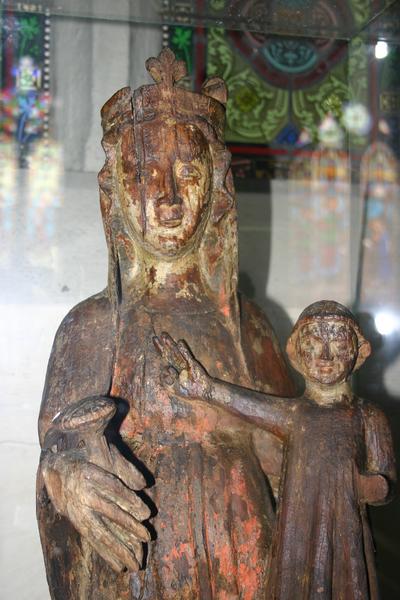 statue : Vierge à l'Enfant, vue partielle