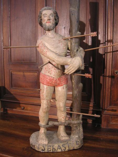 statue : saint Sébastien, vue générale - © Ministère de la Culture (France), Conservation des antiquités et objets d'art du Puy-de-Dôme – Tous droits réservés