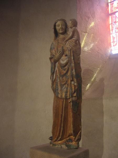 statue : Vierge à l'Enfant, vue générale - © Ministère de la Culture (France), Conservation des antiquités et objets d'art du Puy-de-Dôme – Tous droits réservés