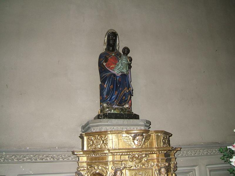 statue : Vierge noire assise, vue générale