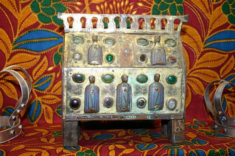 châsse, vue générale - © Ministère de la Culture (France), Conservation des antiquités et objets d'art du Puy-de-Dôme – Tous droits réservés