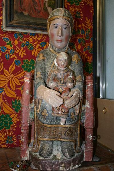 groupe sculpté : Vierge en majesté, vue générale - © Ministère de la Culture (France), Conservation des antiquités et objets d'art du Puy-de-Dôme – Tous droits réservés