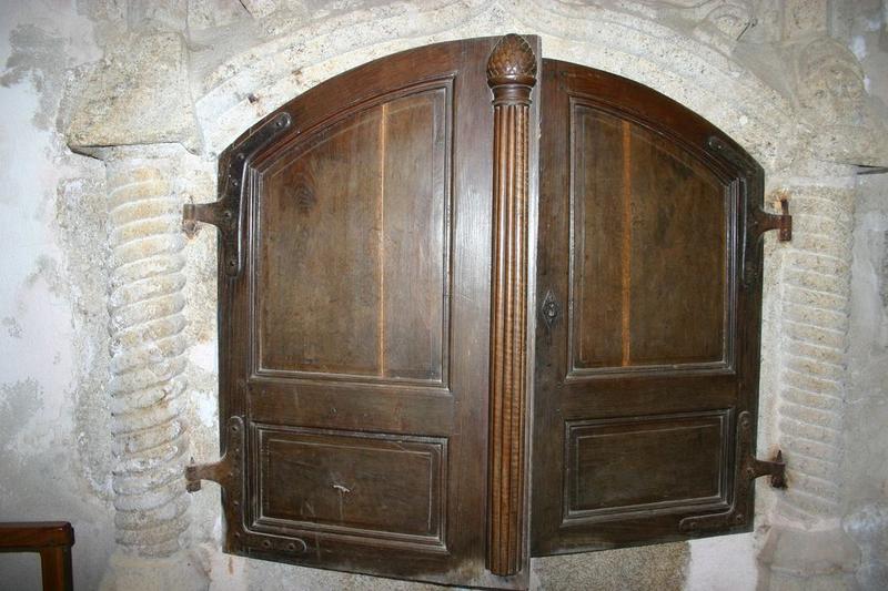 vantaux de la niche baptismaux, vue générale