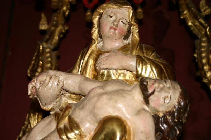 statue-reliquaire : Vierge de Pitié, vue partielle