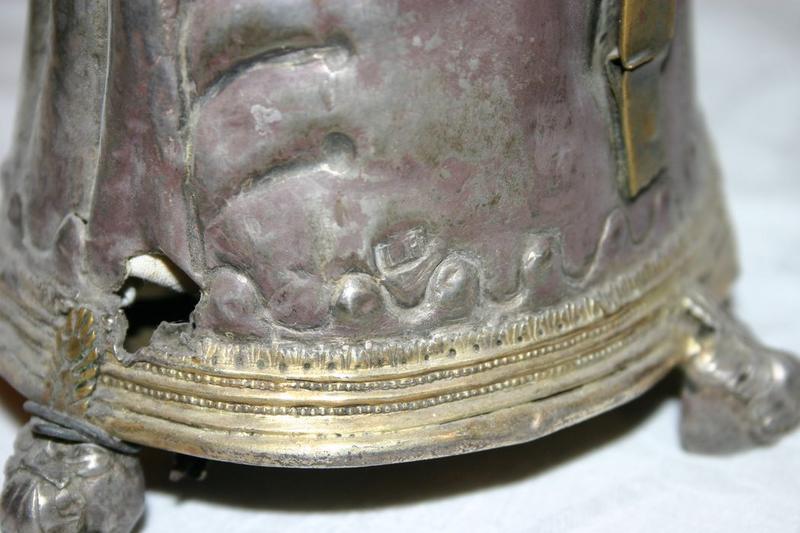 bras-reliquaire, détail de la base