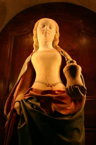 statuette : sainte Madeleine, vue partielle