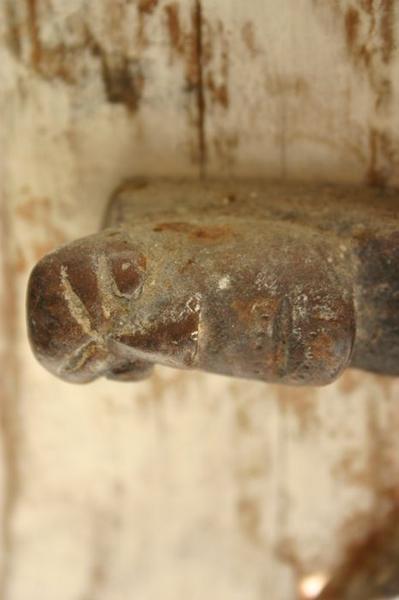 vantaux, détail des pentures