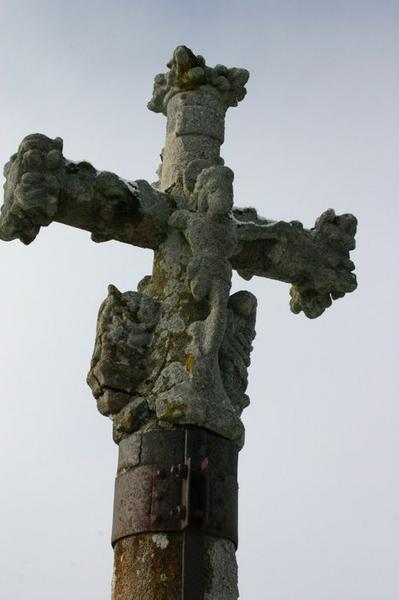 croix de cimetière, vue générale