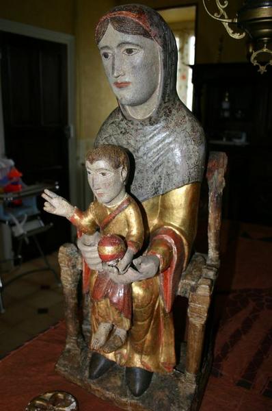 statue : Vierge à l'enfant