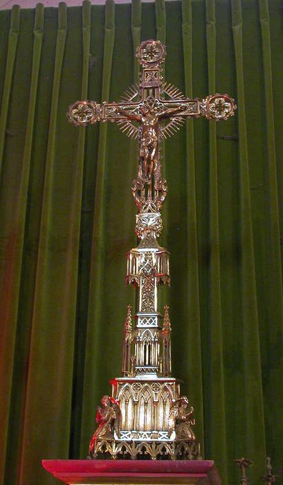 croix d'autel (garniture d'autel )