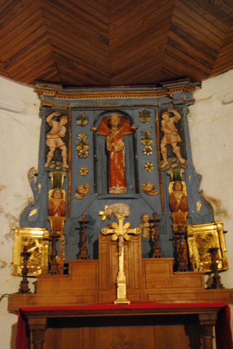 retable du maître-autel, éléments de tabernacle, six chandeliers et une croix d'autel