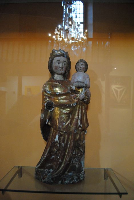 statuette : Vierge à l'Enfant debout - © Ministère de la Culture (France), Conservation des antiquités et des objets d’art des Hautes-Pyrénées, tous droits réservés