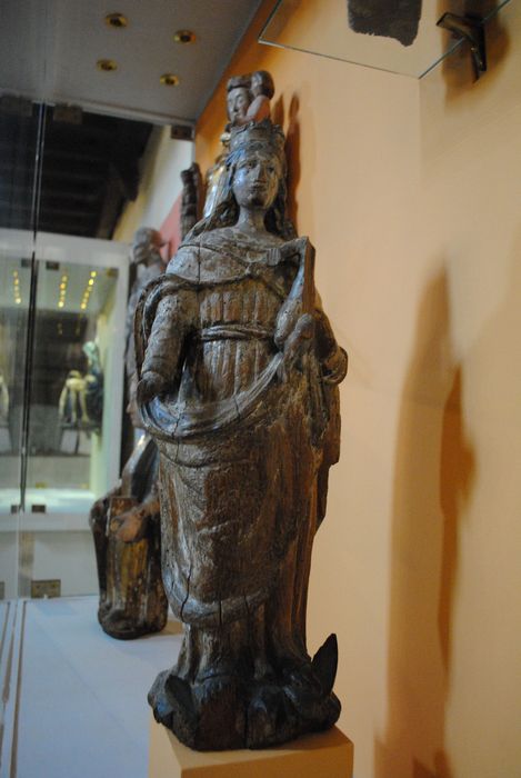 statue (statuette) : Vierge à l'Enfant - © Ministère de la Culture (France), Conservation des antiquités et des objets d’art des Hautes-Pyrénées, tous droits réservés