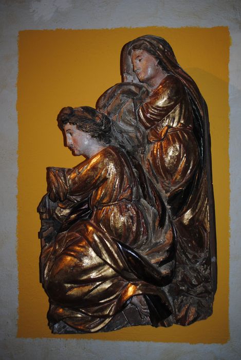 groupe sculpté : deux saintes femmes - © Ministère de la Culture (France), Conservation des antiquités et des objets d’art des Hautes-Pyrénées, tous droits réservés