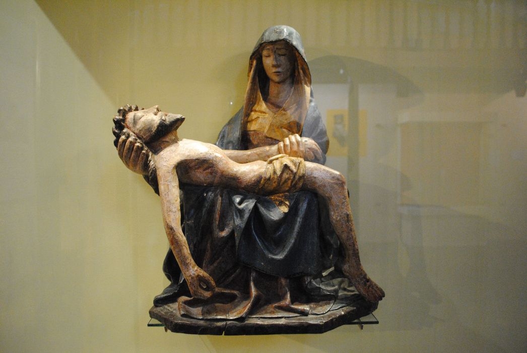 groupe sculpté : Vierge de Pitié - © Ministère de la Culture (France), Conservation des antiquités et des objets d’art des Hautes-Pyrénées, tous droits réservés