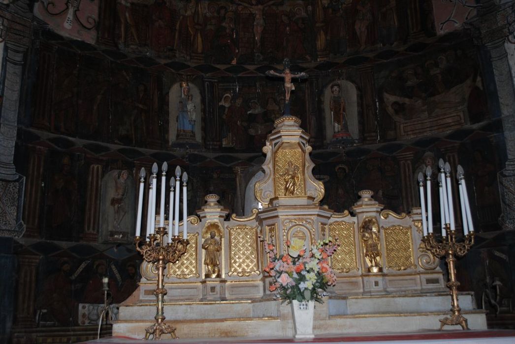 tabernacle du maître-autel, 3 statues (statuettes) : Vierge à l'Enfant, saint Calixte, saint Mercurial