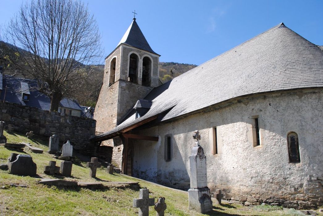 Eglise Saint-Mercurial : Façade latérale sud, vue générale