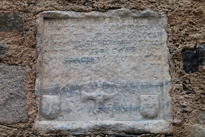 plaque funéraire de Bérengère de Valcrose, vue générale