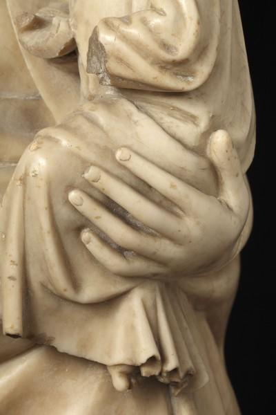 statue : Vierge à l'enfant, détail - © Ministère de la Culture (France), Conservation des antiquités et des objets d’art des Pyrénées-Orientales, tous droits réservés
