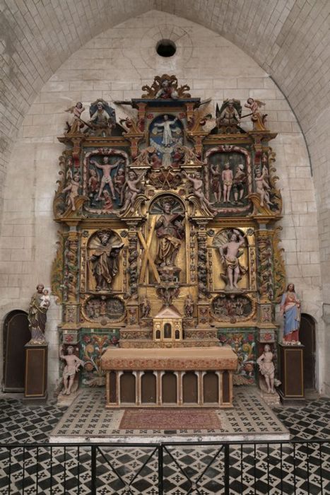 Retable, gradins d'autel, statues du maître-autel