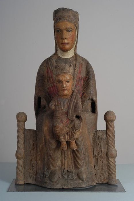 Statue : Vierge à l'Enfant assise