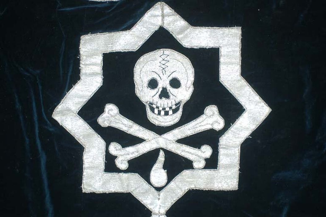 drap mortuaire, détail