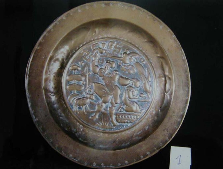 plat de quête n°1 - © Ministère de la Culture (France), Centre de conservation et de restauration du patrimoine des Pyrénées-Orientales – Tous droits réservés